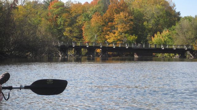 Oct 2 Kayak Scenery Krys & Tara